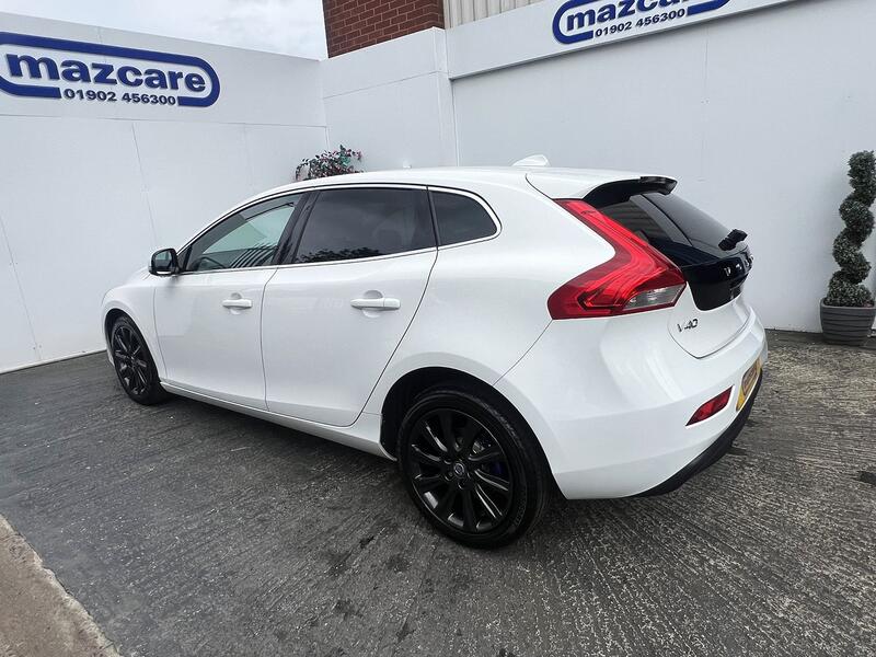 VOLVO V40