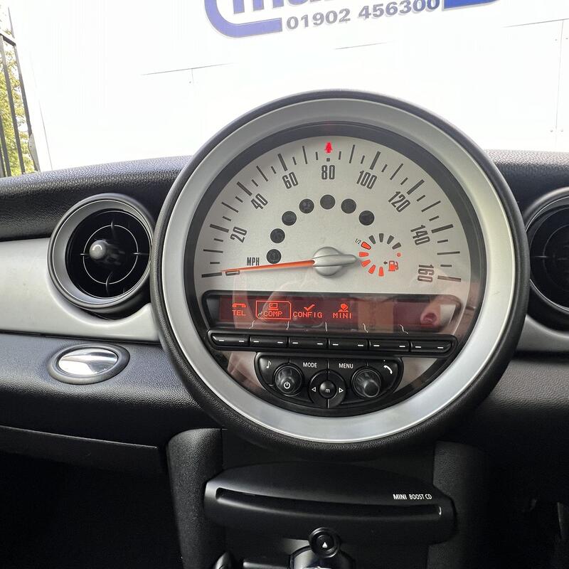 MINI HATCH