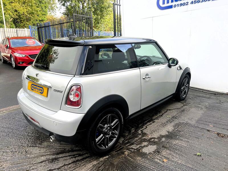 MINI HATCH