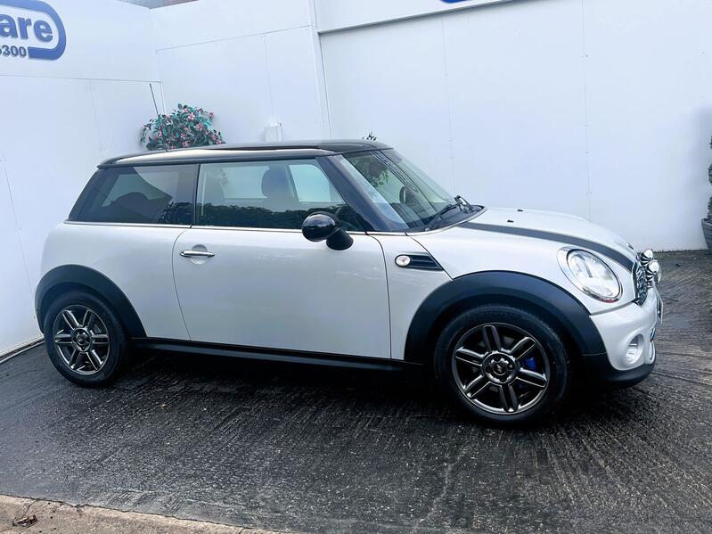 MINI HATCH