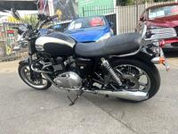 TRIUMPH BONNEVILLE 865